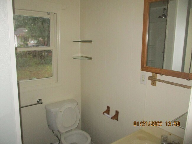 Building Photo - 2415 Rosebrier Ave