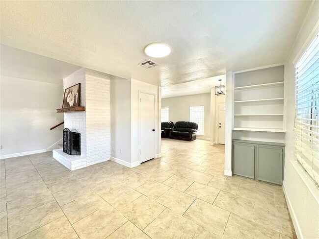 Building Photo - 11127 Village Bend Ln