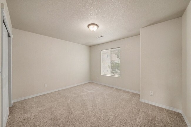 Building Photo - 1431 Madison Ridge Heights