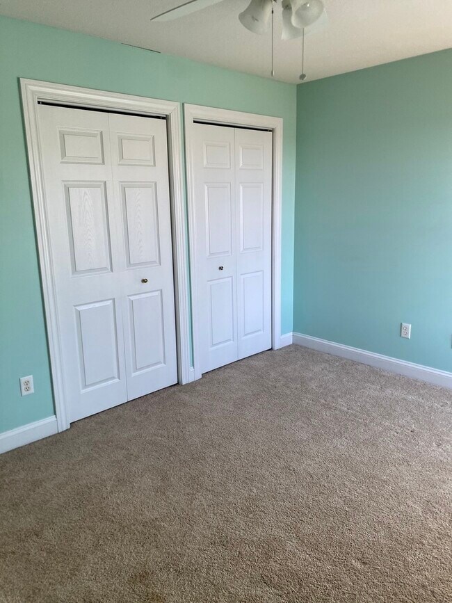 Building Photo - 1835 Marina Dr