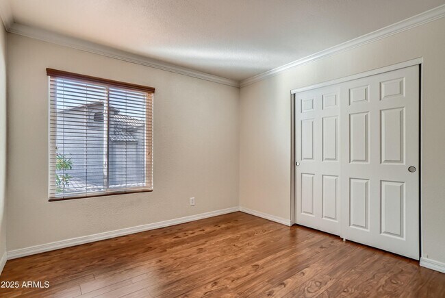 Building Photo - 2025 E Campbell Ave