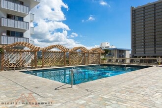 Building Photo - 445 Seaside Ave
