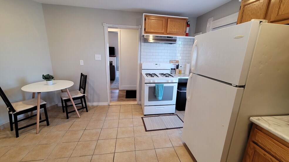 Building Photo - 125 Litchfield Ave SE