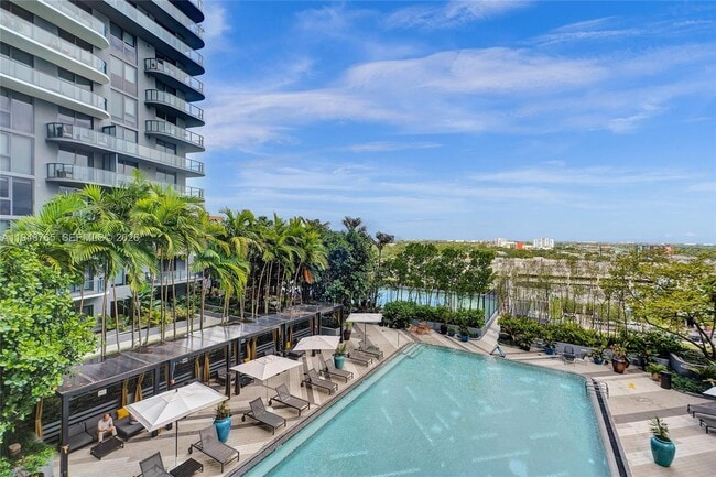 Building Photo - 121 NE 34th St