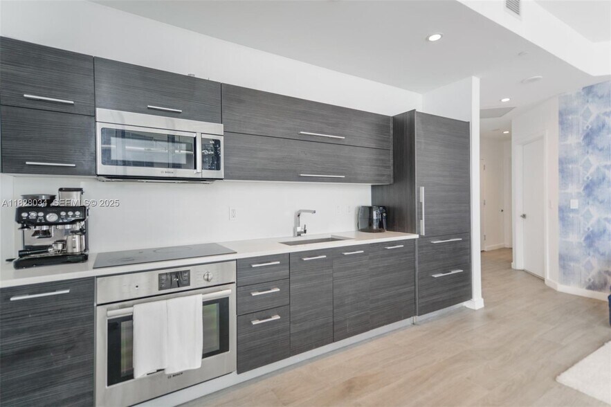 Building Photo - 45 SW 9th St