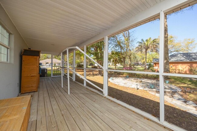 Building Photo - 728 Willow Wood Pl