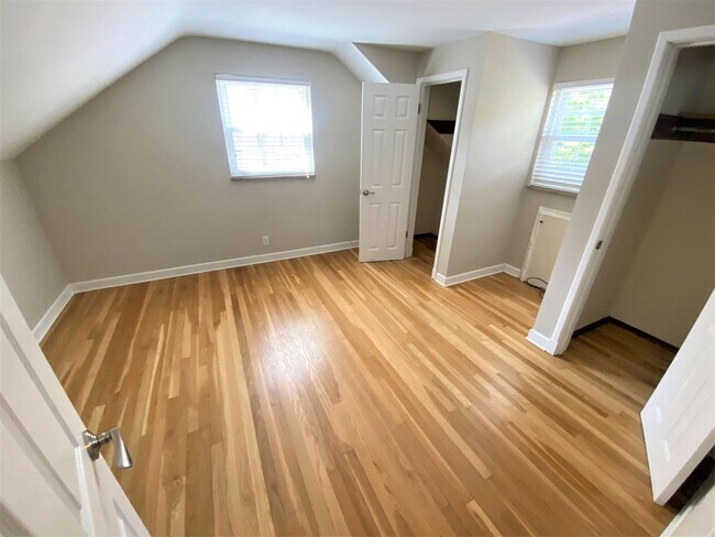 Building Photo - 4 Bedroom - Upper Arlington