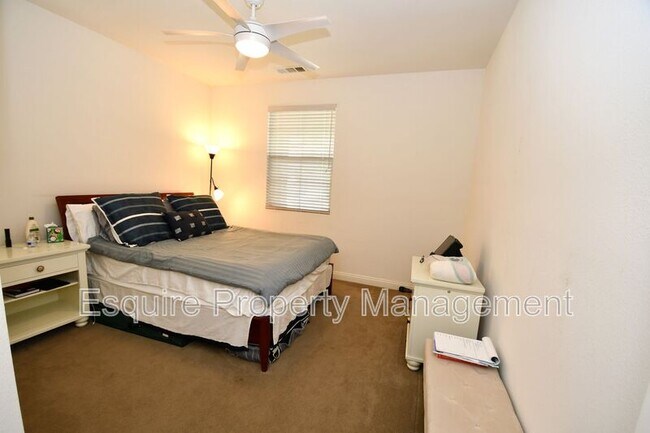 Building Photo - 505 Elm Cottage Ct