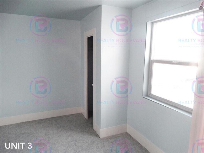 Building Photo - Charming 1 bedroom 1 Bath , low-maintenance, and perfectly located — this home offers the privacy...