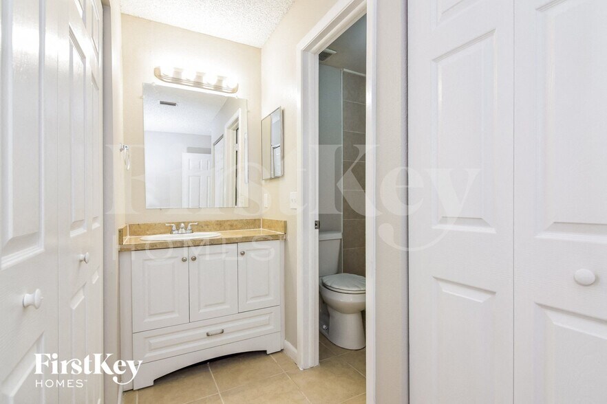 Building Photo - 4071 Forecast Dr