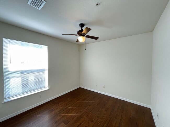 Building Photo - Water View!! 4 Bedroom/2 Bath Orlando Condo in Bella Terra!