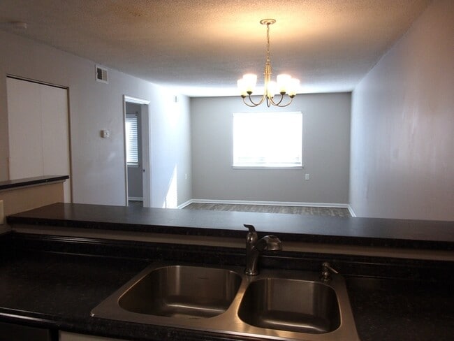 Building Photo - 1711 Eagles Pl