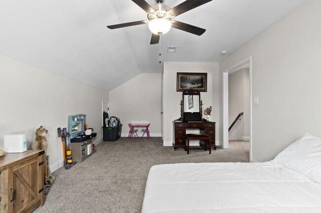 Building Photo - 784 Crestone Ln