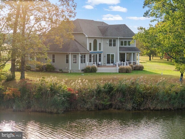 Building Photo - 1576 Bay Head Rd