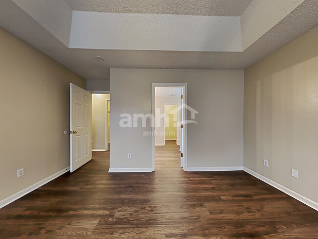 Building Photo - 6110 Goldenfield Dr