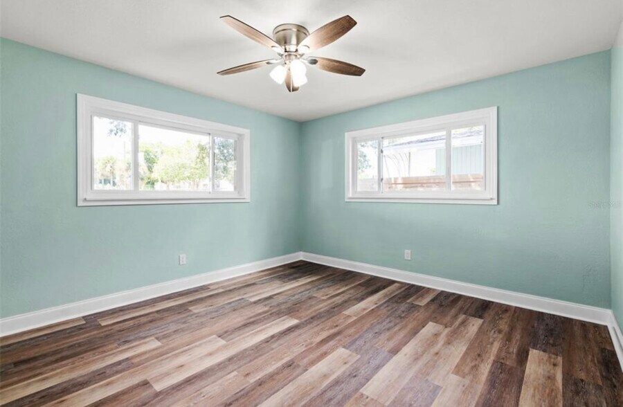 Building Photo - 11615 Park Blvd