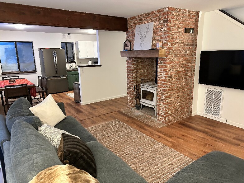 Building Photo - 12830 Skislope Way