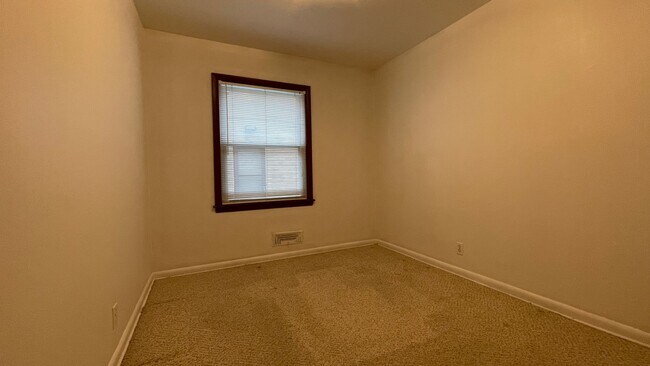 Building Photo - 84th Street  3531-3533