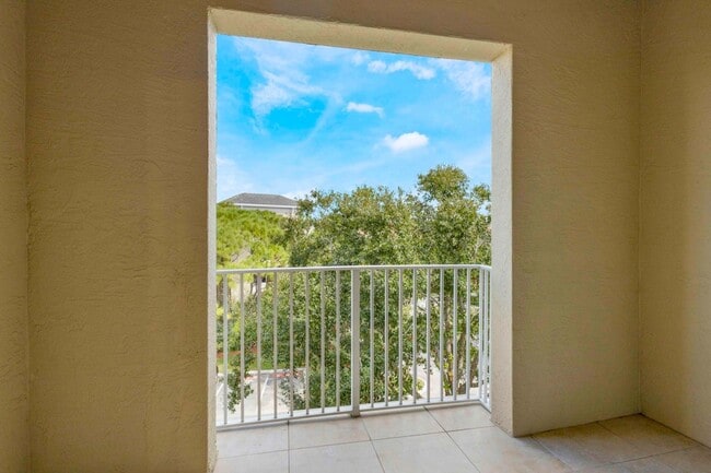 Building Photo - 1155 Main St