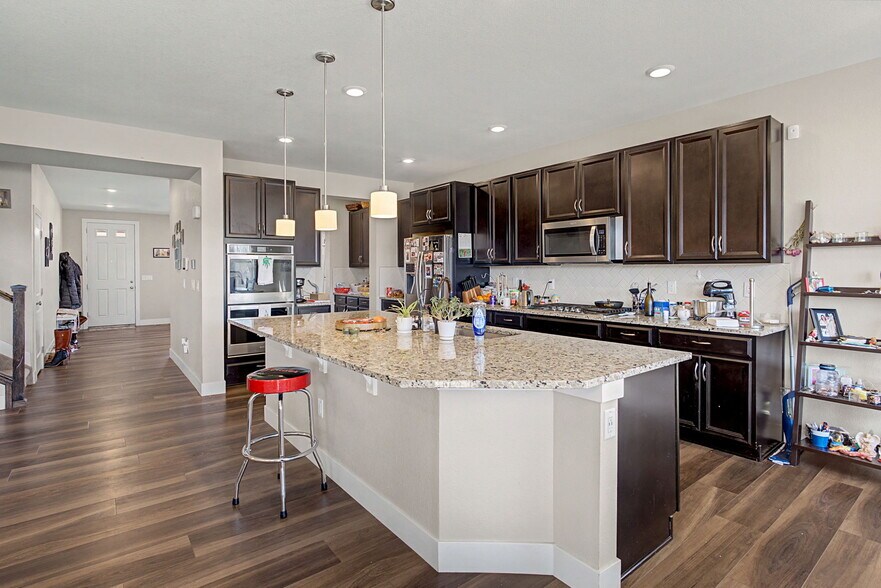 Building Photo - 2102 Summerlin Ln