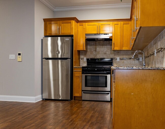 Building Photo - 316 51st St