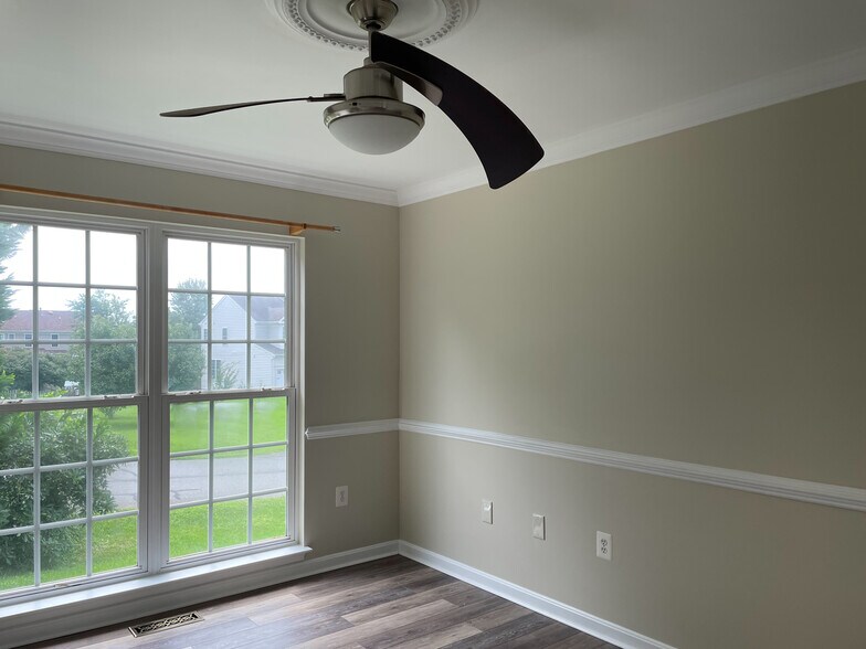 Building Photo - 35270 Overlook Dr