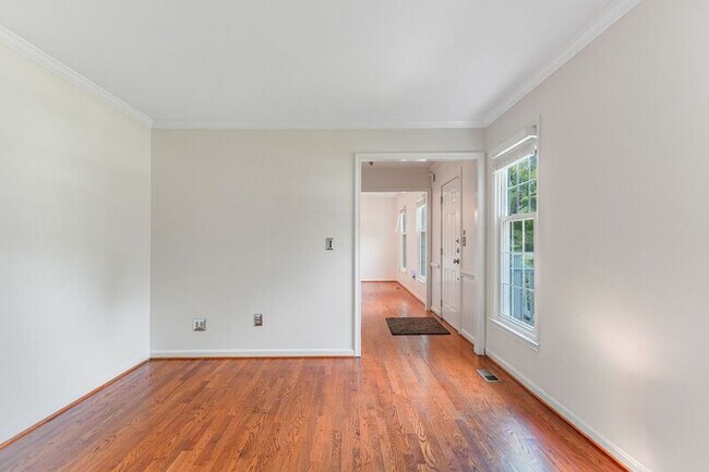 Building Photo - 94 Cleremont Dr