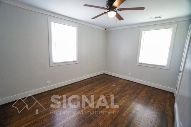 Building Photo - 3909 39th Ct N