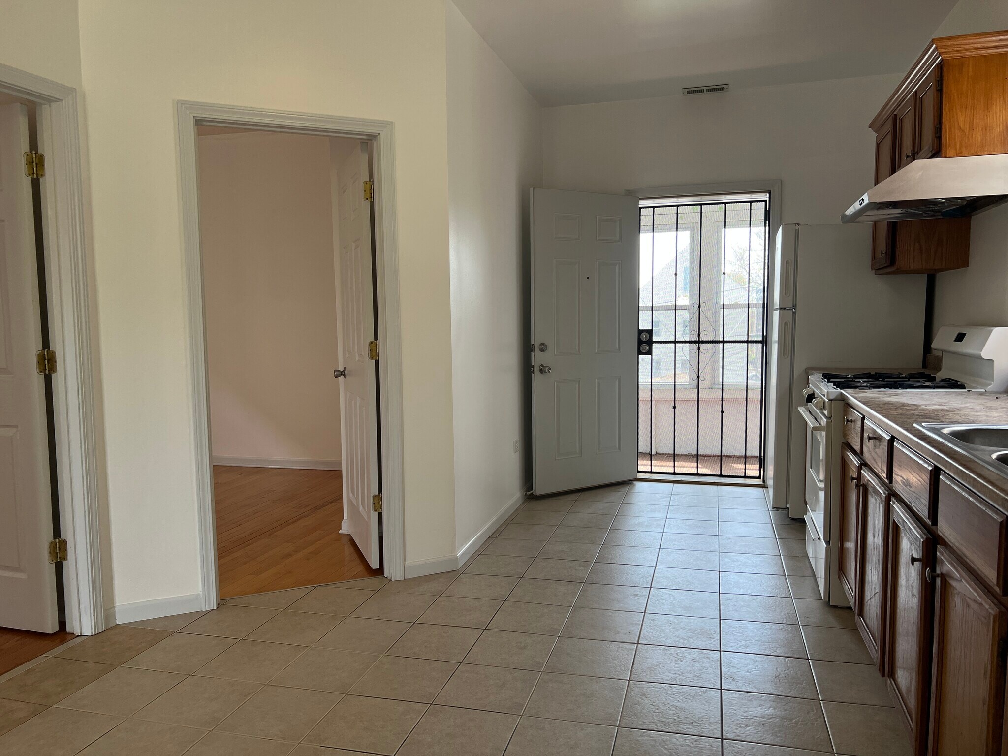 Building Photo - 3135 W 40th Pl