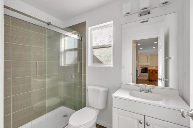 Building Photo - 5-Bedroom Residence Ready for Immediate Move-In