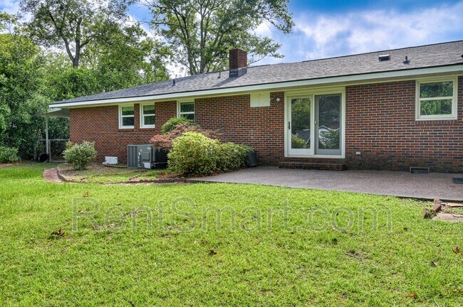 Building Photo - 202 Spring Dr