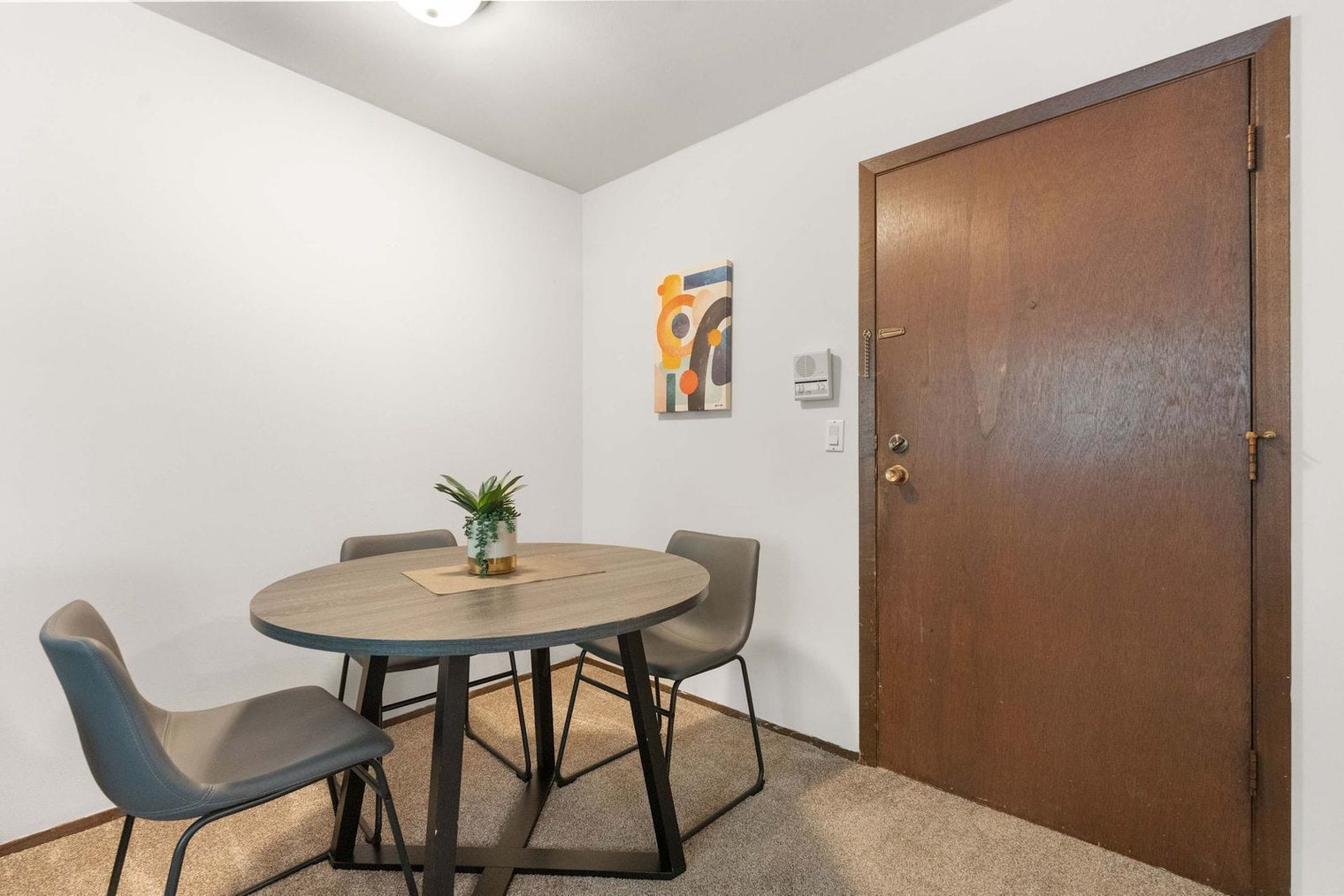 Building Photo - 2601 University Ave