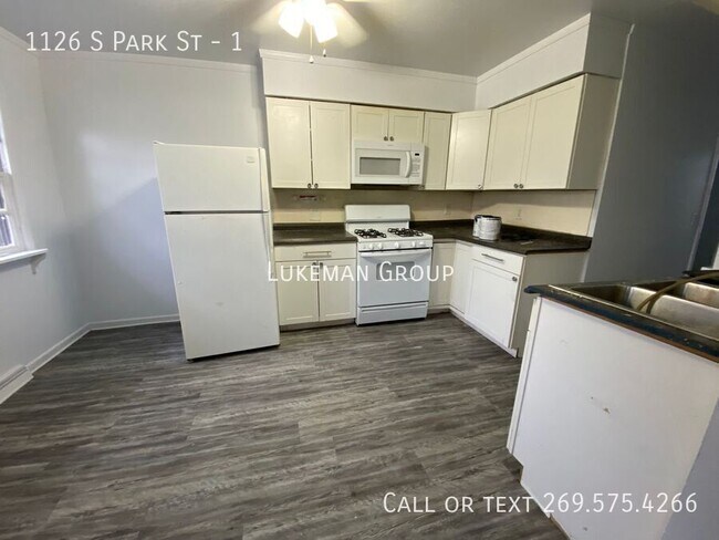 Building Photo - 1126 S Park St