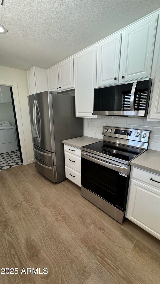 Building Photo - 3109 E Cholla St