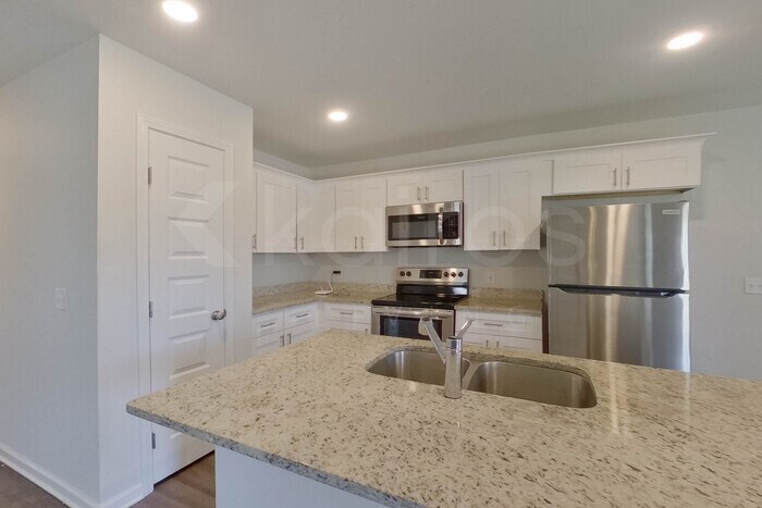 Building Photo - 124 Mountain Holly Rd