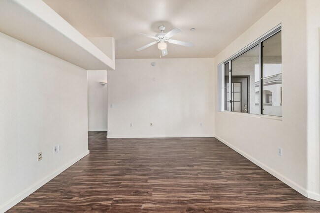 Building Photo - 2 Bedroom, 2 Bath In Central Phoenix