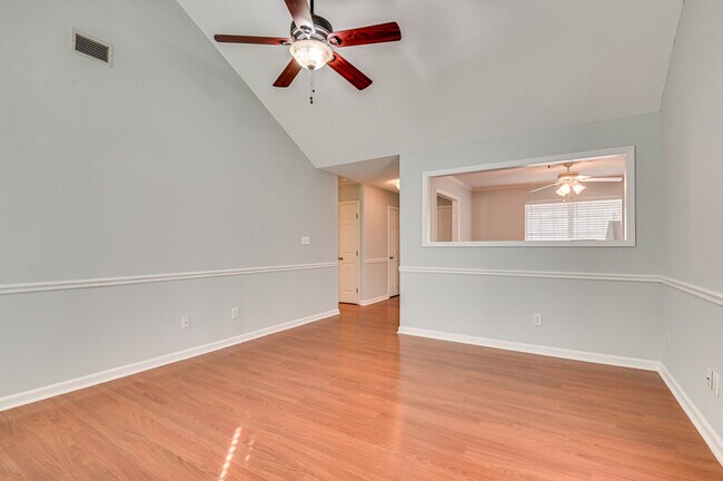 Building Photo - 3882 Villa Ln