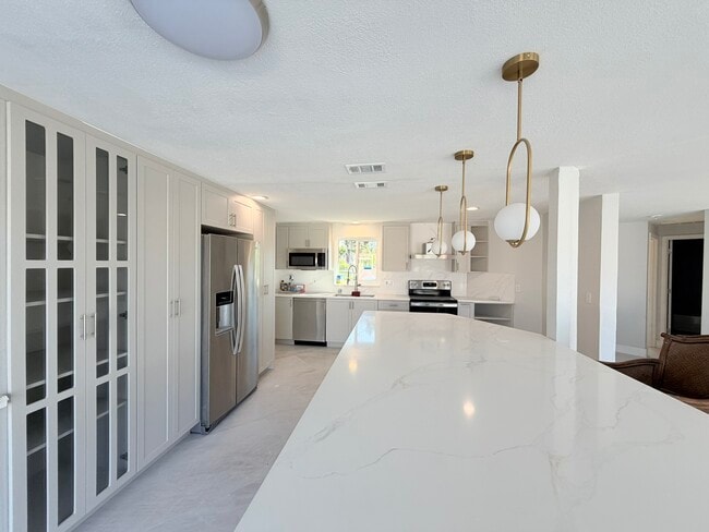 Building Photo - 537 Outrigger Ln