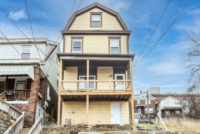 Building Photo - Available MAY 2026 - Beautiful 2 bedroom home in Mt Washington!