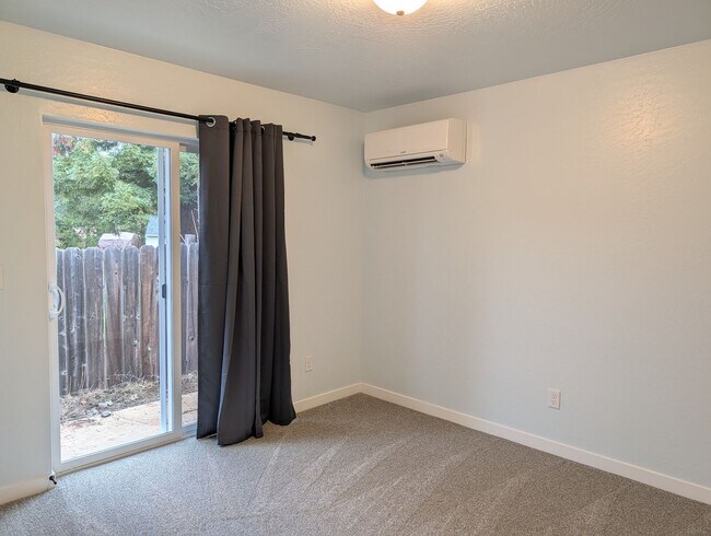 Building Photo - Brand New Single Level Home