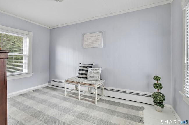 Building Photo - 132 Pequot Ave