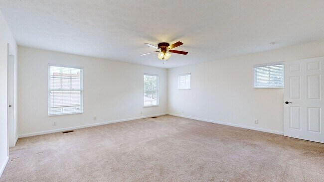 Building Photo - 1029 Lexington Farms Dr