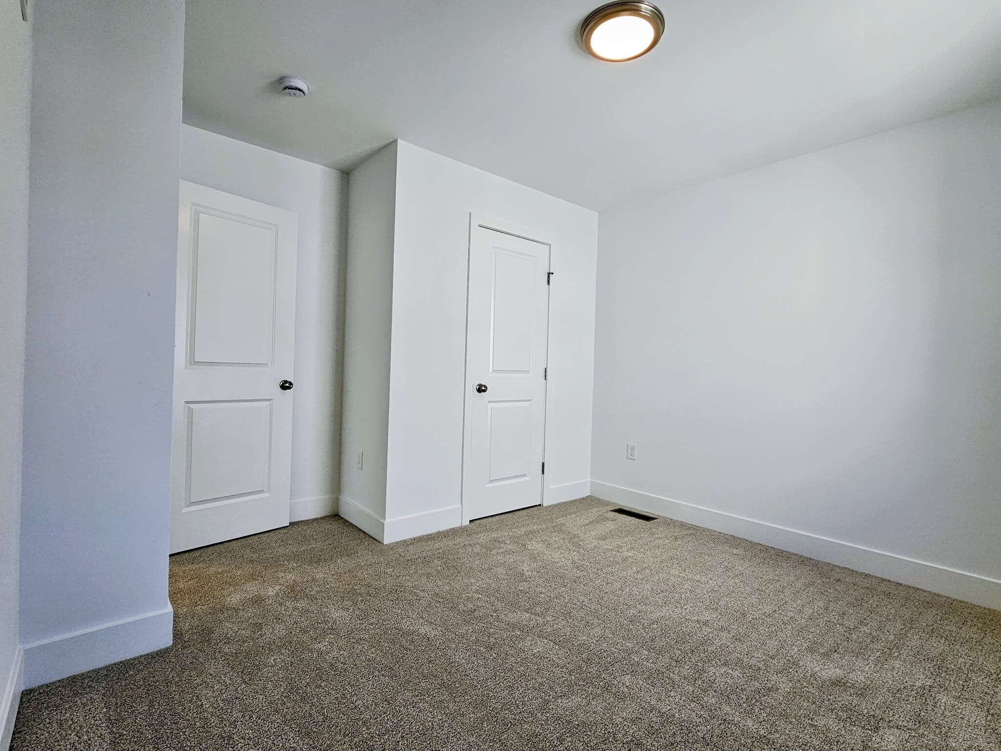 Building Photo - 394 Hensley St