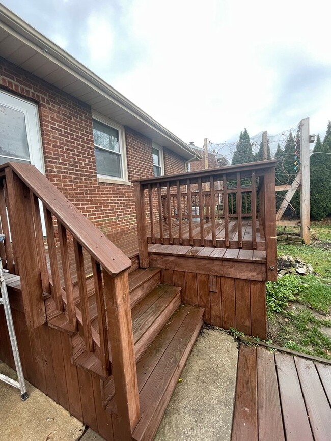 Building Photo - Ranch Style home with a finished basement