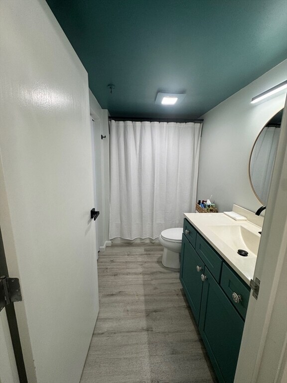 Building Photo - 200 Cove Way