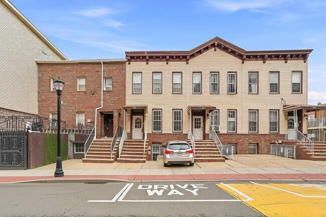 Building Photo - 605 Bergenline Ave