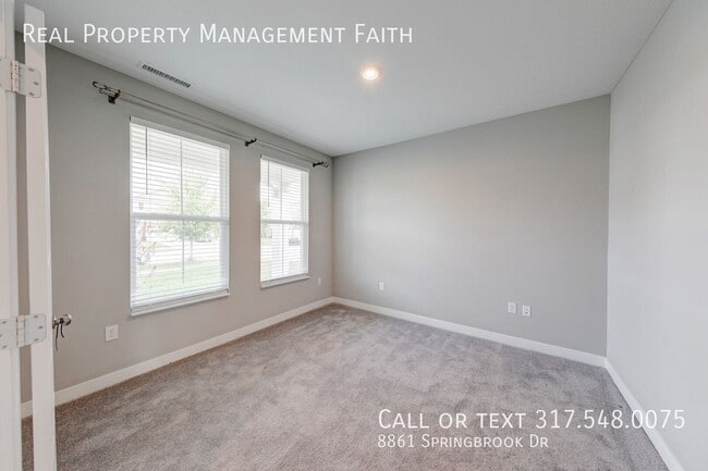Building Photo - 8861 Springbrook Dr