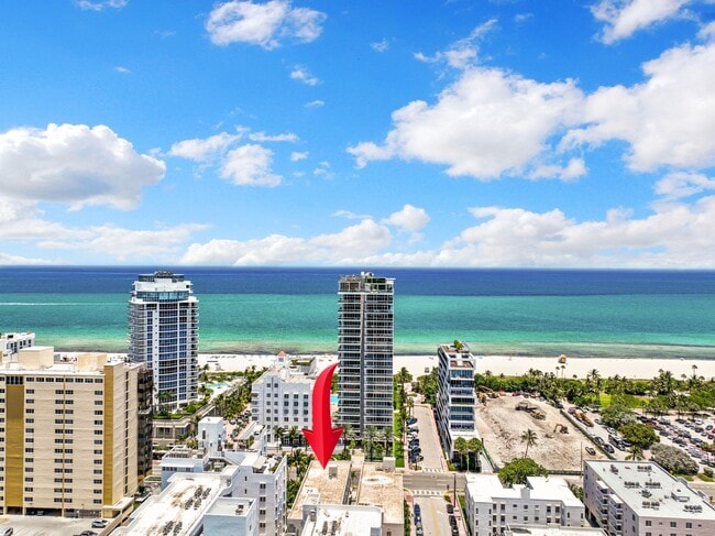 Building Photo - 3710 Collins Ave