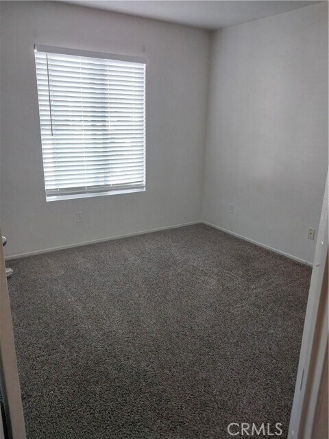 Building Photo - 935 Redtail Dr