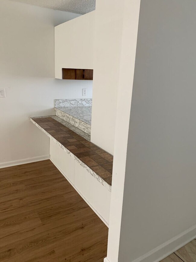 Building Photo - 5865 Marius Dr
